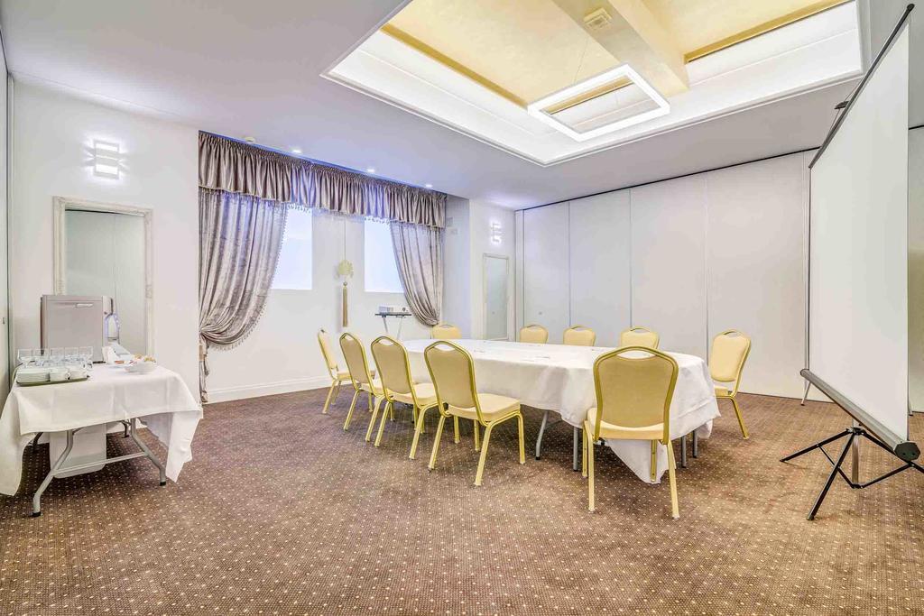 Capitol Hotel Bükreş Dış mekan fotoğraf